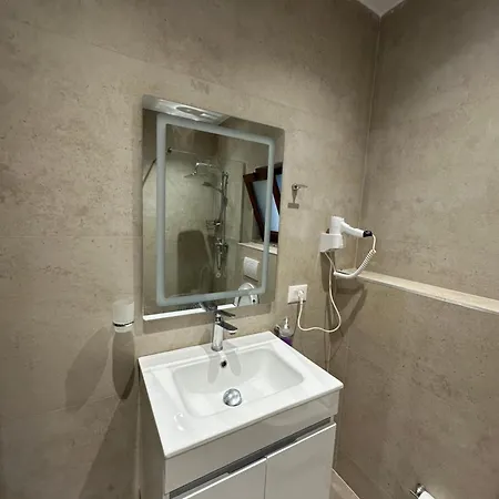 Bar Restorant Bilo ホテル Kelcyre